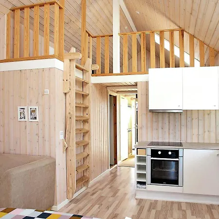 펜션 Two-bedroom Holiday In 28 *