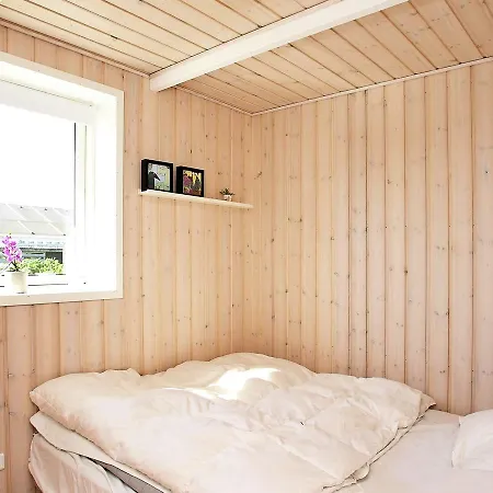 Two-bedroom Holiday In 28